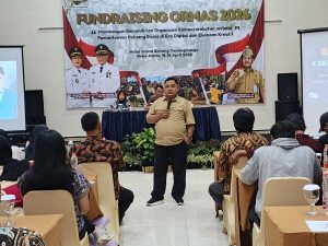 Pak Sugi Hartono memberikan semangat kepada peserta